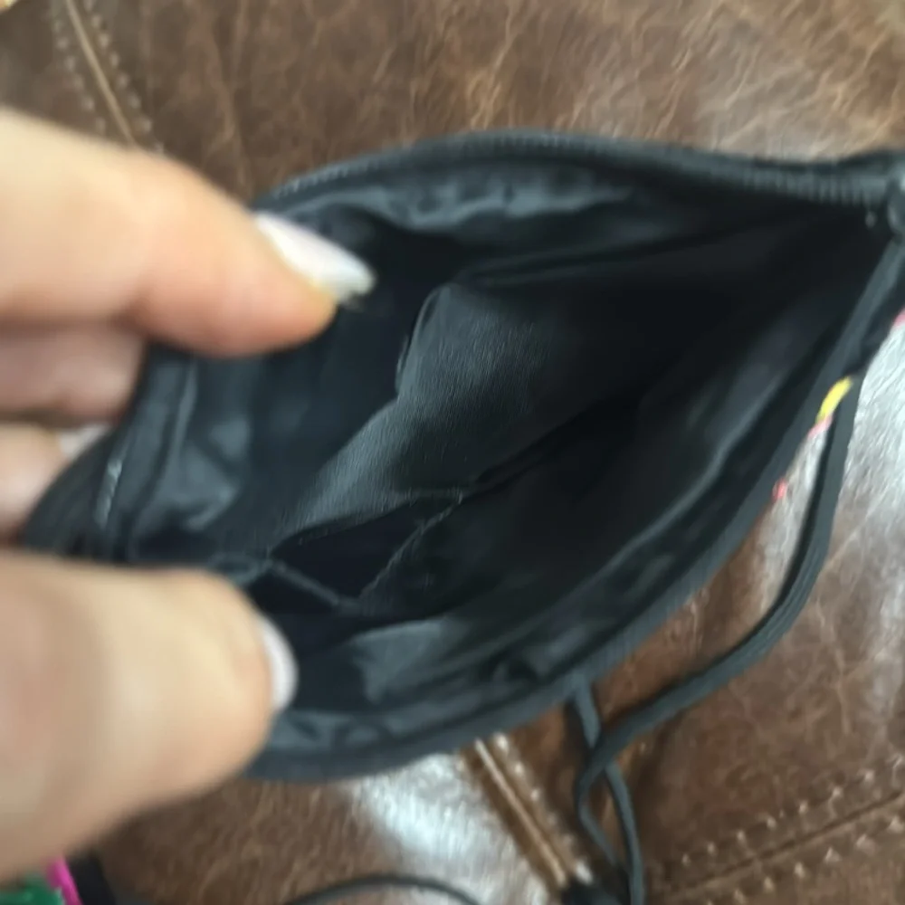 194- NWOT Mexican embroidery and tassel bag - Picture 3 of 3